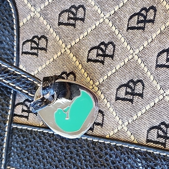 HP💫 Dooney & Bourke Handbag - Picture 4 of 13